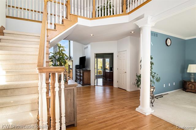 Builiding view five for 47266 White Pines, Novi, MI. 48374