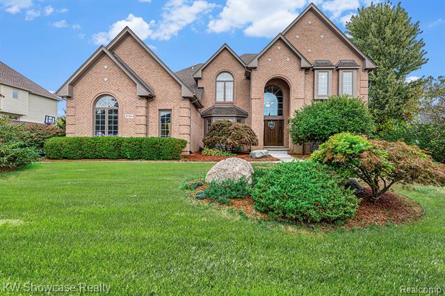 Builiding view one for 47266 White Pines, Novi, MI. 48374