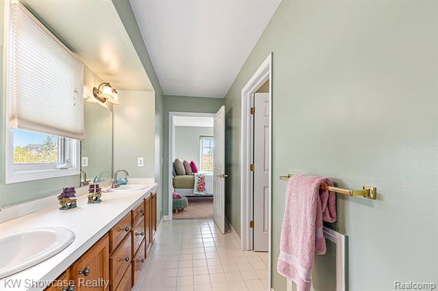 Builiding view thirty two for 47266 White Pines, Novi, MI. 48374