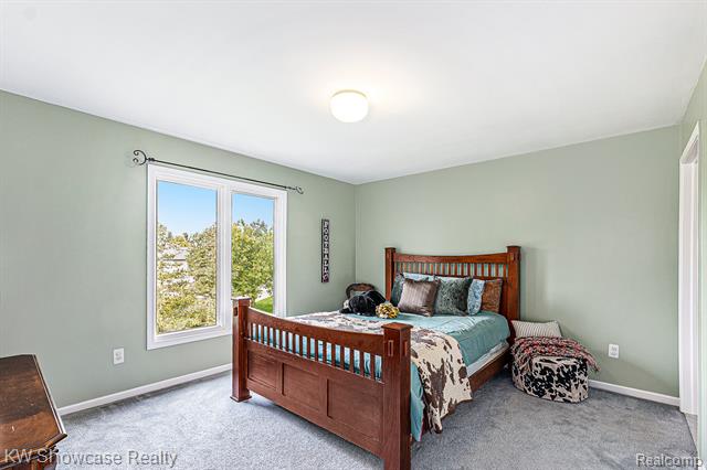 Builiding view thirty for 47266 White Pines, Novi, MI. 48374