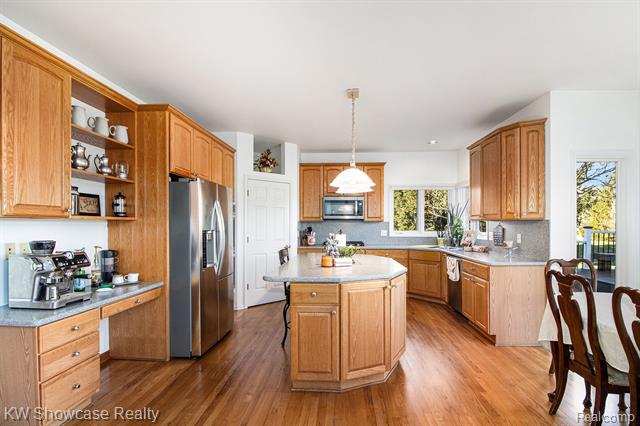 Builiding view twelve for 47266 White Pines, Novi, MI. 48374