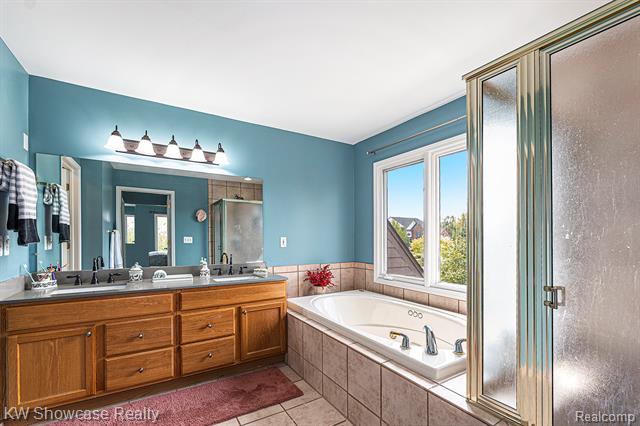 Builiding view twenty three for 47266 White Pines, Novi, MI. 48374