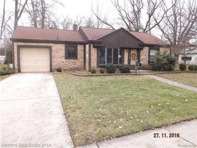 front view picture of 22547 Lilac St, Farmington, MI. 48336