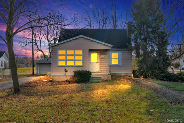 Builiding view five for 42859 Palmer, Canton, MI. 48188