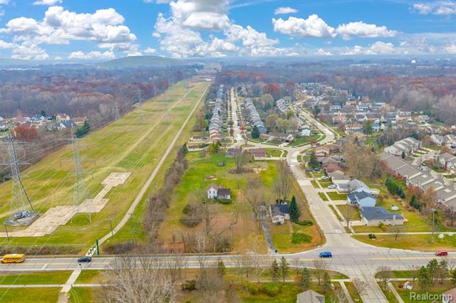 Builiding view four for 42859 Palmer, Canton, MI. 48188