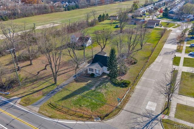 Builiding view nine for 42859 Palmer, Canton, MI. 48188