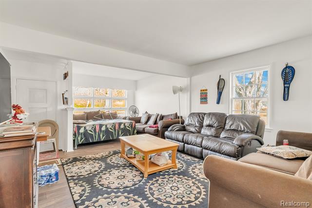 Builiding view sixteen for 42859 Palmer, Canton, MI. 48188