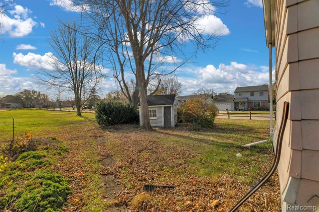 Builiding view thirty seven for 42859 Palmer, Canton, MI. 48188