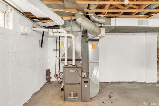 Builiding view thirty six for 42859 Palmer, Canton, MI. 48188