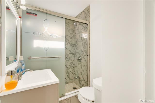 Builiding view twenty nine for 42859 Palmer, Canton, MI. 48188