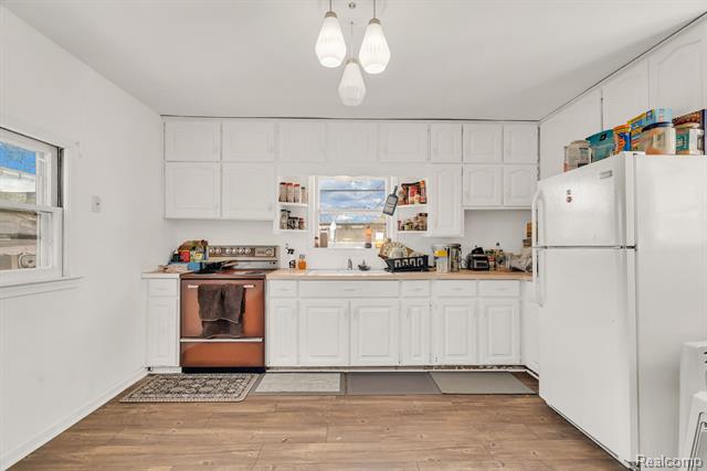 Builiding view twenty for 42859 Palmer, Canton, MI. 48188