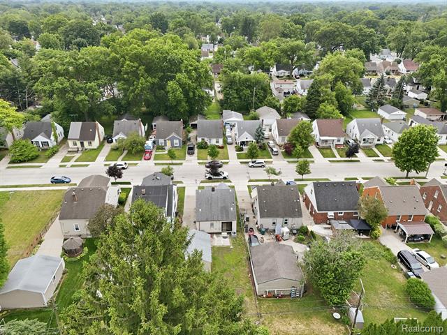Builiding view thirty five for 24800 Cherry, Dearborn, MI. 48124