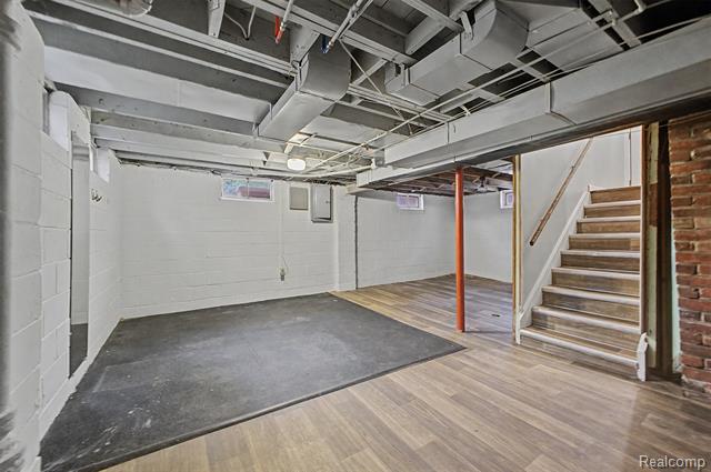 Builiding view twenty two for 24800 Cherry, Dearborn, MI. 48124