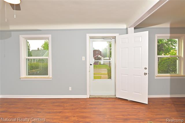 Builiding view eighteen for 24815 Oxford, Dearborn, MI. 48124