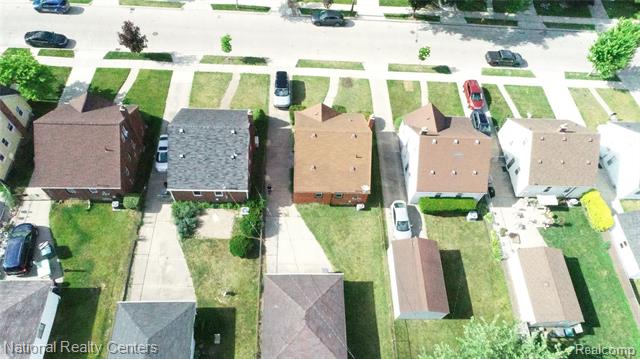 Builiding view fifty five for 24815 Oxford, Dearborn, MI. 48124
