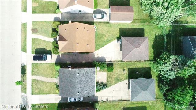 Builiding view fifty six for 24815 Oxford, Dearborn, MI. 48124