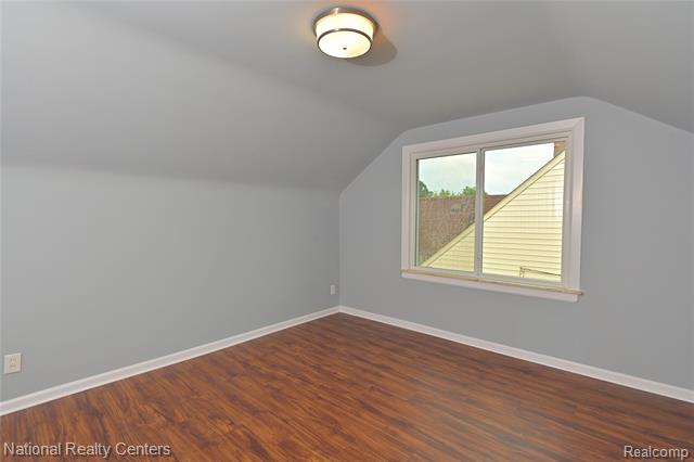 Builiding view forty four for 24815 Oxford, Dearborn, MI. 48124
