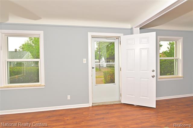 Builiding view nineteen for 24815 Oxford, Dearborn, MI. 48124