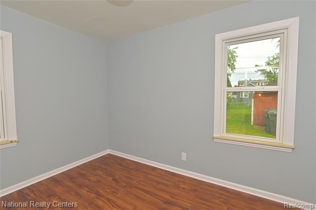 Builiding view thirty six for 24815 Oxford, Dearborn, MI. 48124