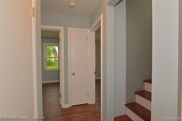 Builiding view thirty for 24815 Oxford, Dearborn, MI. 48124
