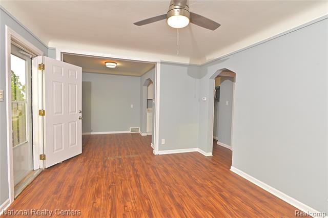 Builiding view twenty two for 24815 Oxford, Dearborn, MI. 48124