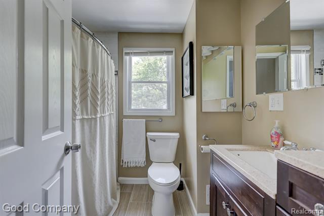 Builiding view twenty for 1812 E Meyers, Hazel Park, MI. 48030