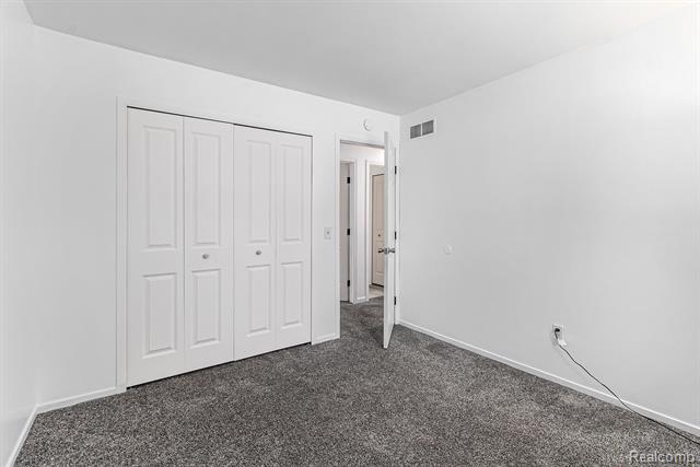 Builiding view fifteen for 33670 Harvard, Westland, MI. 48186