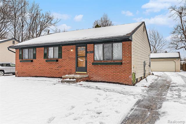 Builiding view one for 33670 Harvard, Westland, MI. 48186