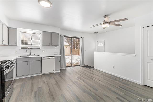 Builiding view six for 33670 Harvard, Westland, MI. 48186