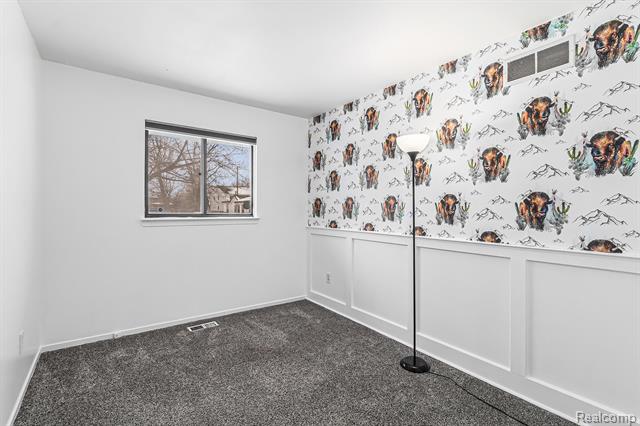 Builiding view ten for 33670 Harvard, Westland, MI. 48186