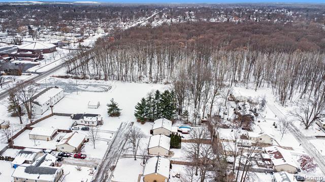 Builiding view thirty one for 33670 Harvard, Westland, MI. 48186