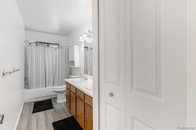 Builiding view twelve for 33670 Harvard, Westland, MI. 48186