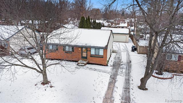 Builiding view twenty six for 33670 Harvard, Westland, MI. 48186