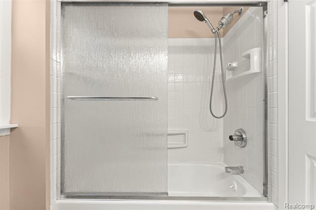 Builiding view seventeen for 2721 Pardee, Dearborn, MI. 48124