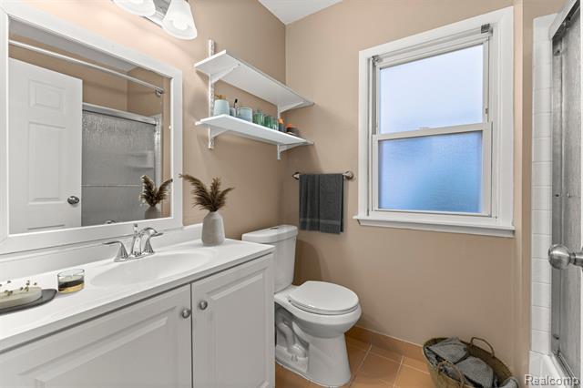 Builiding view sixteen for 2721 Pardee, Dearborn, MI. 48124