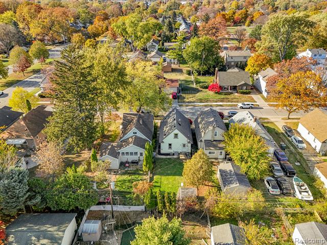Builiding view thirty two for 2721 Pardee, Dearborn, MI. 48124