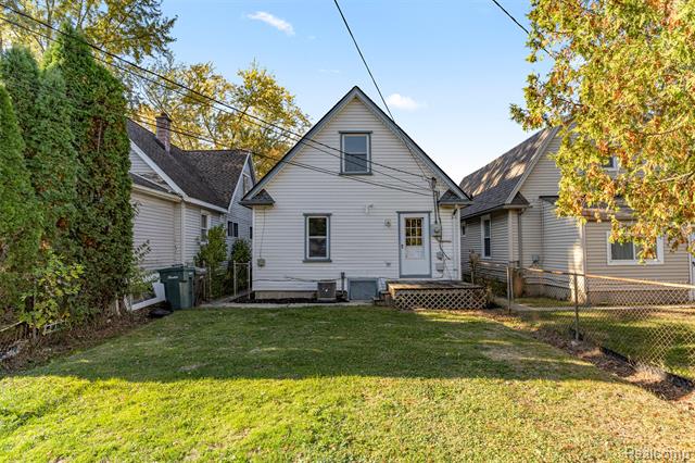 Builiding view twenty seven for 2721 Pardee, Dearborn, MI. 48124