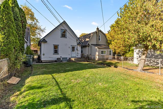 Builiding view twenty six for 2721 Pardee, Dearborn, MI. 48124