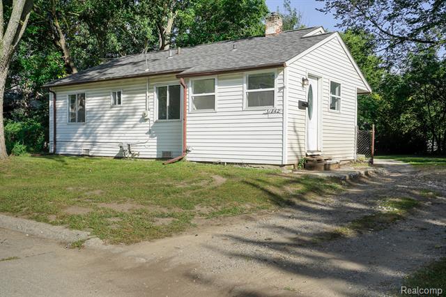 front view for 31842 Bay, Westland, Mi. 48186