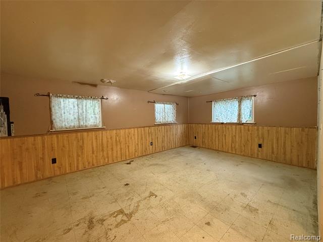 Builiding view seven for 1501 Barchester, Westland, MI. 48186
