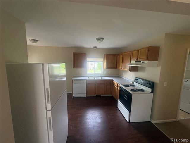 Builiding view five for 1455 E Meyers, Hazel Park, MI. 48030