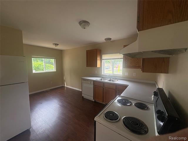 Builiding view seven for 1455 E Meyers, Hazel Park, MI. 48030