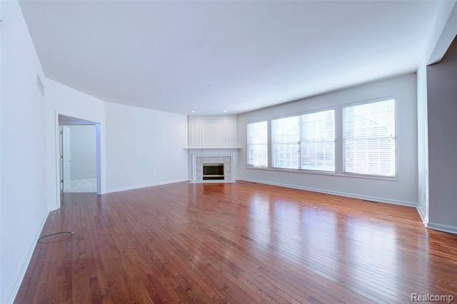 Builiding view fifteen for 392 Lenox, Canton, MI. 48188