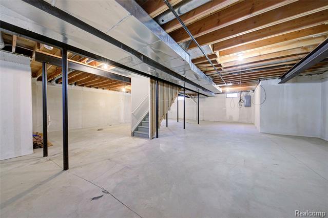 Builiding view forty eight for 392 Lenox, Canton, MI. 48188