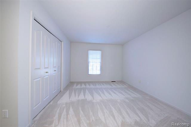 Builiding view forty four for 392 Lenox, Canton, MI. 48188