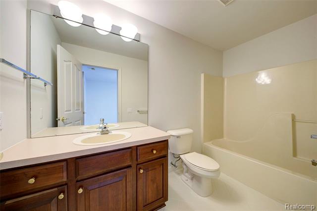 Builiding view forty seven for 392 Lenox, Canton, MI. 48188