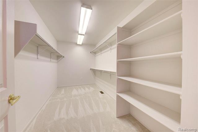 Builiding view forty three for 392 Lenox, Canton, MI. 48188