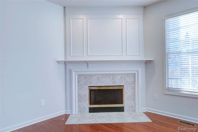 Builiding view fourteen for 392 Lenox, Canton, MI. 48188