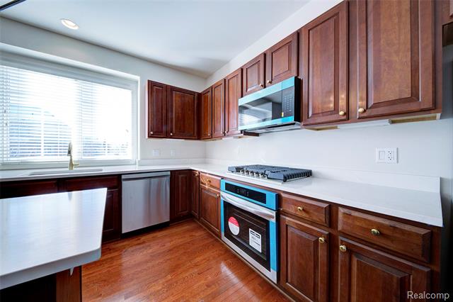 Builiding view nineteen for 392 Lenox, Canton, MI. 48188