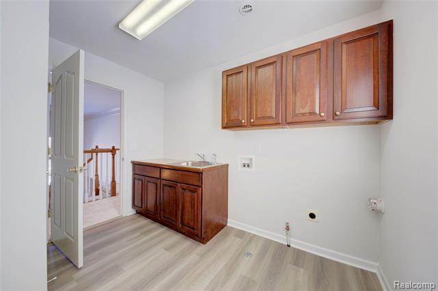 Builiding view thirty four for 392 Lenox, Canton, MI. 48188